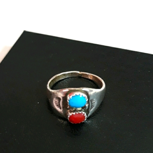 Sterling Silver ring - Picture 1 of 6